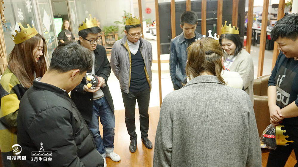玩游戏1.jpg